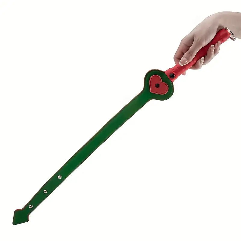 leuke-goedkope-zwepen-of-gesel-gemaakt-van-kunstleer-in-de-kleurcombinatie-groen-rood-deze-is-best-venijnig-te-noemen-als-je-het-ons-vraagt-1