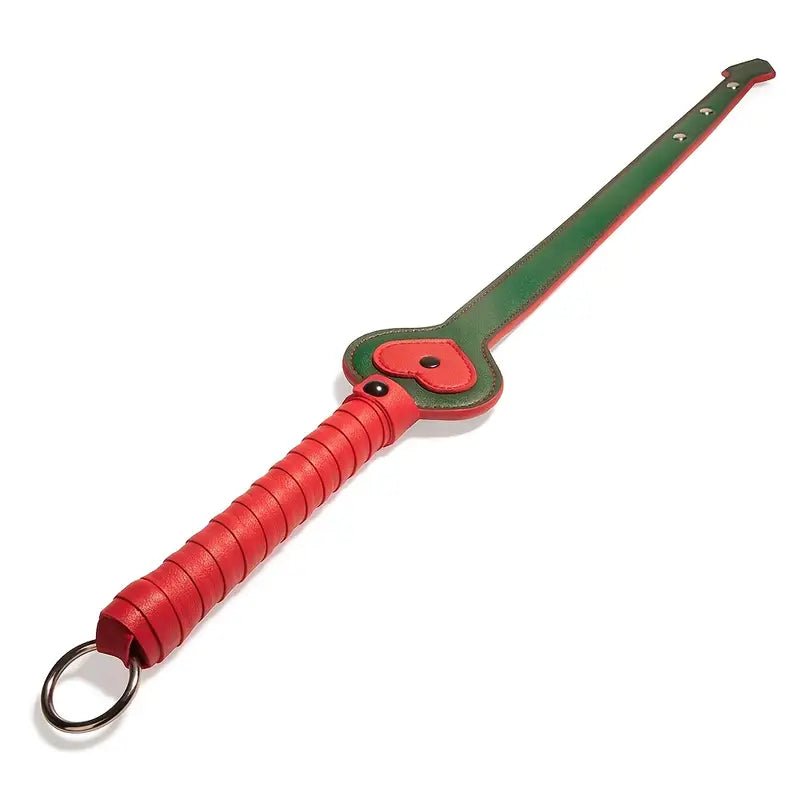 leuke-goedkope-zwepen-of-gesel-gemaakt-van-kunstleer-in-de-kleurcombinatie-groen-rood-deze-is-best-venijnig-te-noemen-als-je-het-ons-vraagt-2