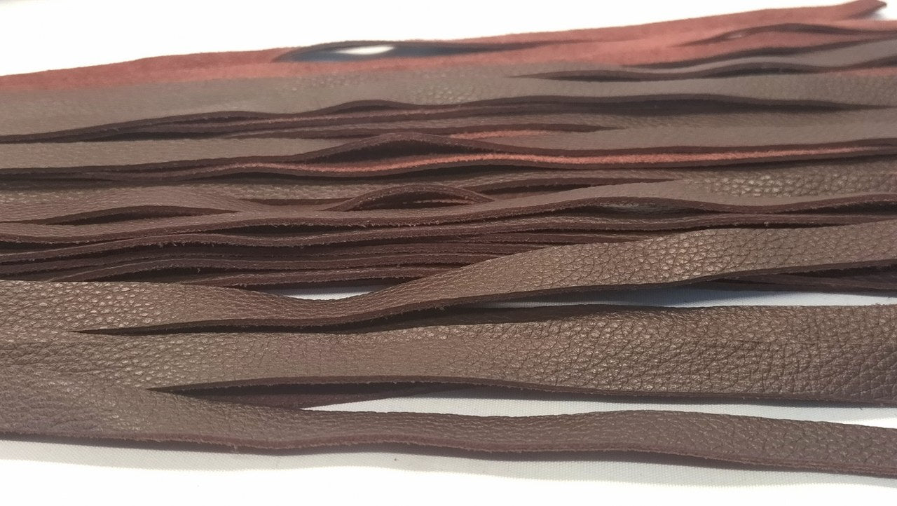 lekker-zachte-instap-flogger-gemaakt-van-lamsleer-in-de-combinatie-kleur-zwart-bordeaux-met-36-falls-2