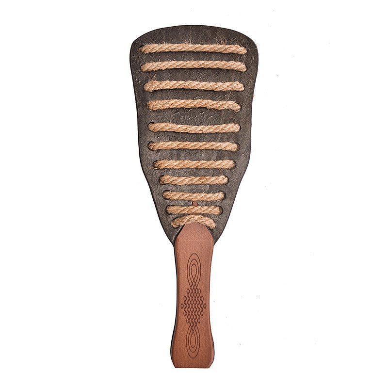 met-deze-stugge-tuigleder-paddle-voorzien-van-hennep-touw-haal-je-jezelf-een-extra-leuke-bdsm-toy-in-huis-hoe-je-hem-ook-gebruikt-slaan-strelen-schuren-hij-zal-je-onderdanige-sowieso-een-gevoel-geven-die-hij-f-zij-nog-niet-kende-3