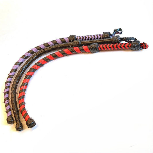 Lederen Cane met Stompe Metalen Spikes 80cm – Zwart, Zwart/Rood of Zwart/Paars – 39 Spikes Extreme Impact Toy - Impact Play - SM - speeltjes