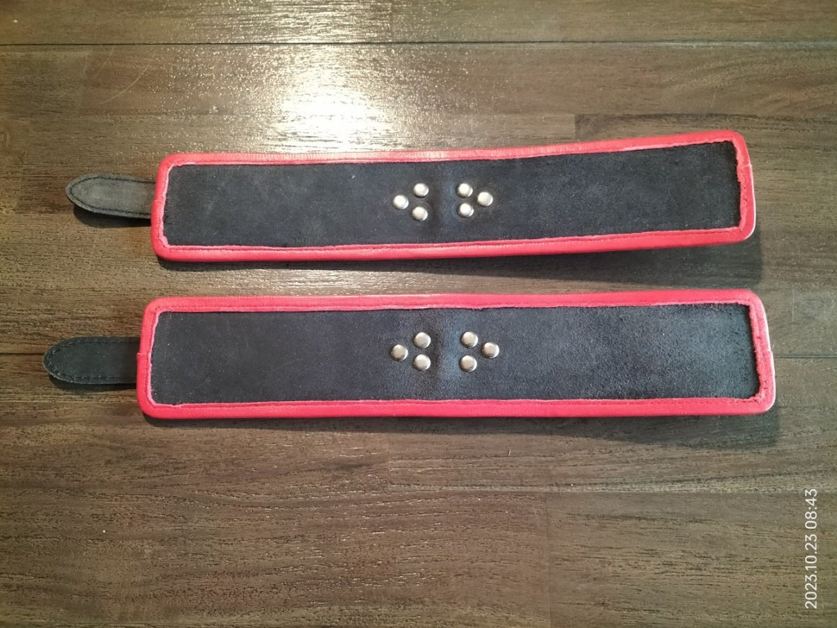 lederen pols of enkelboeien 2 soorten - SM - speeltjes