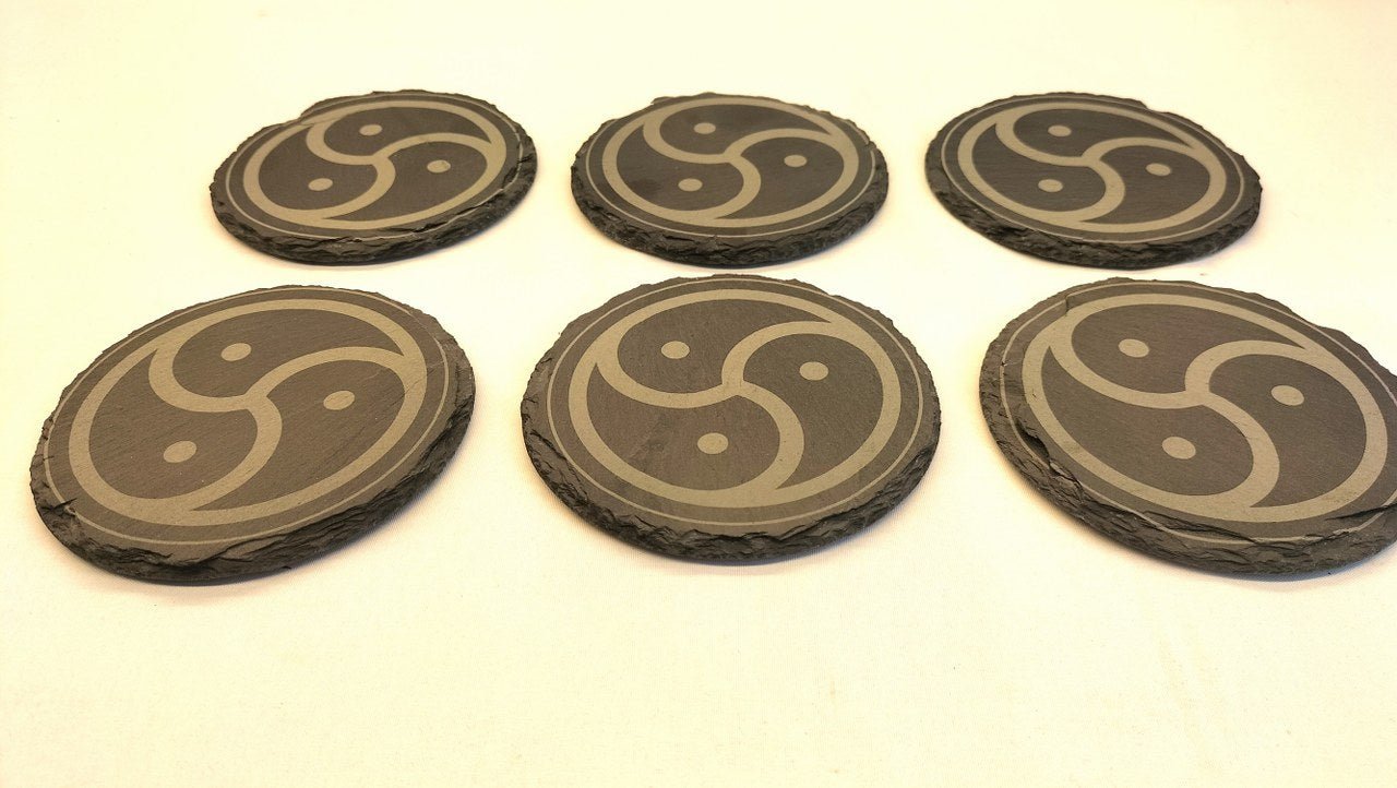 Leisteen Onderzetter met BDSM Logo - Stijlvolle BDSM Onderzetters Set - BDSM - Interieur Accessoires - SM - speeltjes