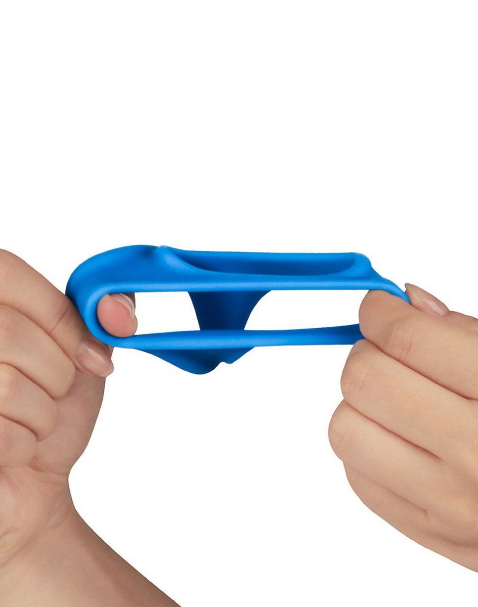 met-deze-blauwe-silicone-cock-en-ball-ring-wordt-je-erectie-nog-krachtiger-en-wordt-zaadlozing-nog-intenser