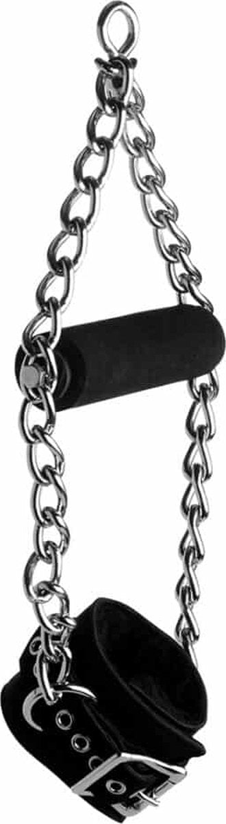 dankzij-de-verstelbare-met-rubber-gecoate-handgreep-die-bij-deze-handboeien-voorzien-is-kan-je-gemakkelijker-iets-langer-blijven-racht-staan-met-je-handen-in-de-lucht-vast-gezet-zonder-dat-de-boeien-in-je-polsen-beginnen-te-snijden-dit-wordt-nog-eens-extra-ondersteund-door-de-zachte-fur-binnenvoering-zodat-het-draagcomfort-nog-aangenamer-wordt-6