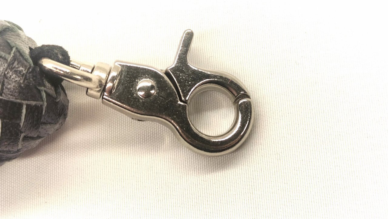 Mini Flogger Sleutelhanger Zwart Suède - BDSM Accessoire - BDSM Accessoires - SM - speeltjes