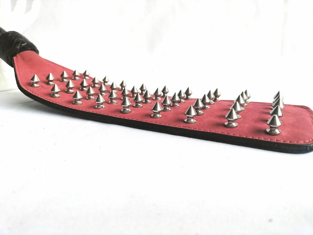 Nubuck Paddle 26cm Studs - Heavy Impact Play Edge Play BDSM Toy - BDSM - SM - speeltjes