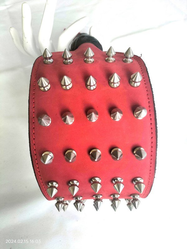 Nubuck Paddle 26cm Studs - Heavy Impact Play Edge Play BDSM Toy - BDSM - SM - speeltjes