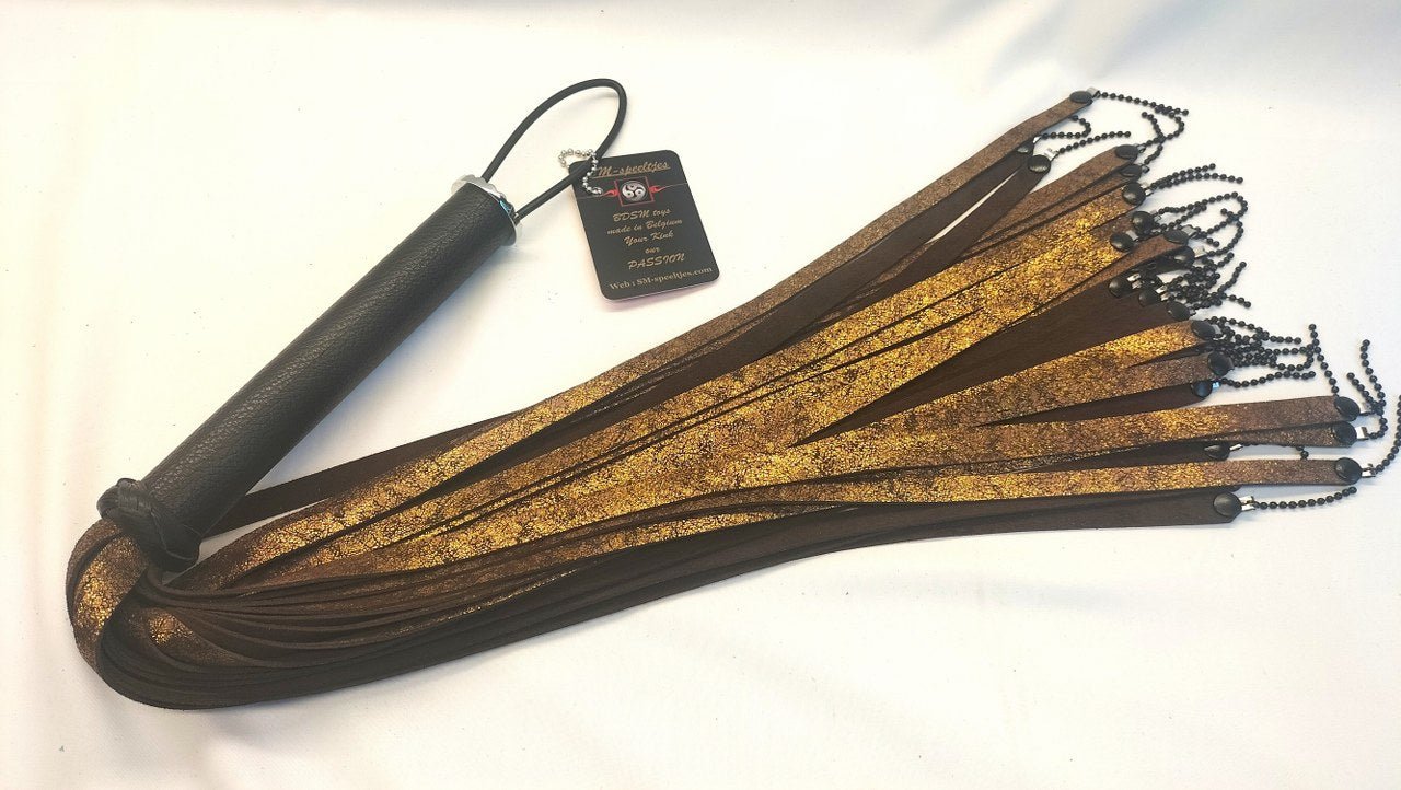 Oud Goud/bruin suede Flogger met Chainballs - Exclusieve Handgemaakte Flogger - BDSM - SM - speeltjes