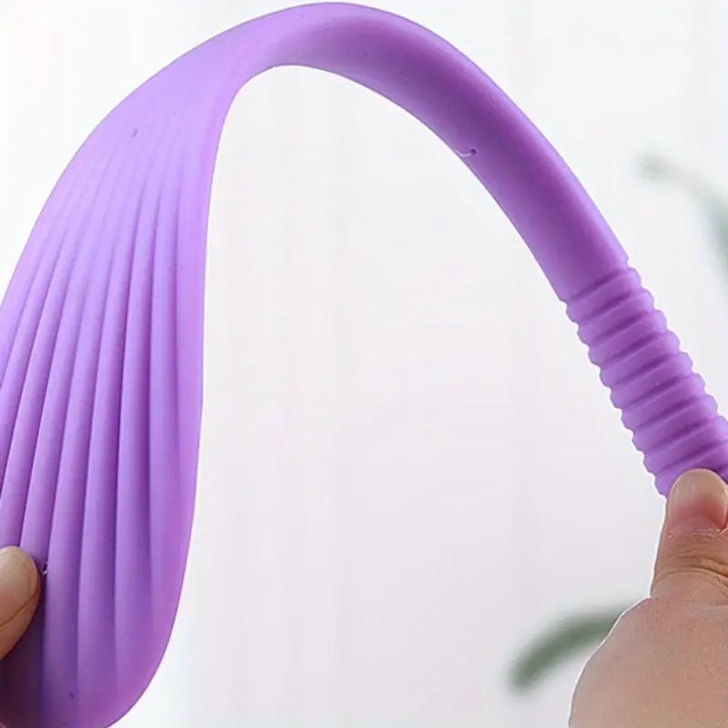 deze-paarse-slapper-is-echt-wel-een-leuk-ding-als-bdsm-toy-hij-heeft-2-verschillende-kanten-op-te-ontdekken-die-toch-weer-net-iets-anders-aanvoelen-2