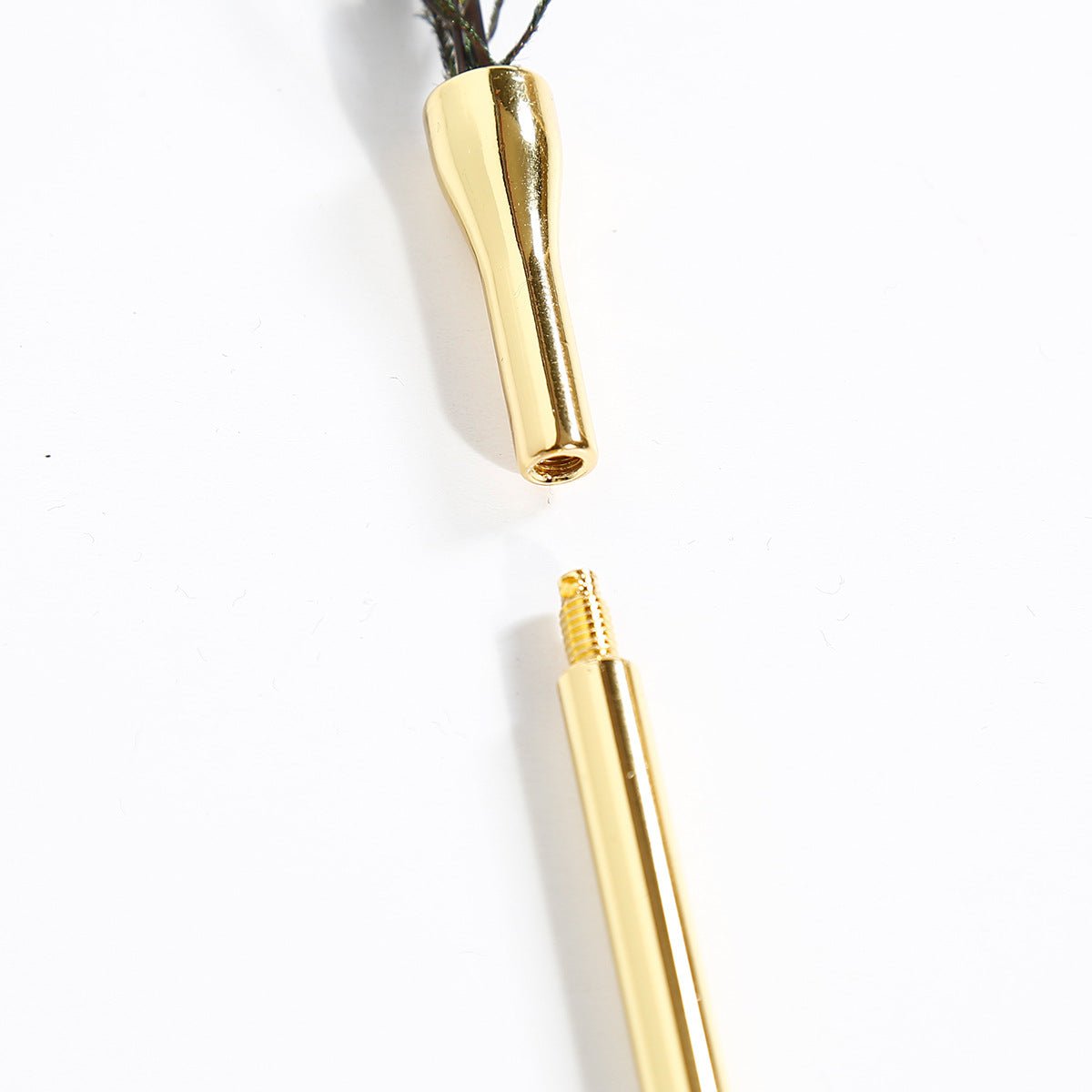 hou-je-van-sensual-play-dan-is-deze-prachtige-pauwveer-met-oog-zeker-een-leuke-toevoeging-aan-je-bdsm-toys-collectie-dankzij-het-afschroefare-handvat-is-deze-nog-gemakkelijk-mee-te-nemen-ook-6