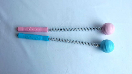 deze-golfbal-cane-met-veer-zorgt-gegarandeerd-voor-marks-op-het-lichaam-van-je-subje-dat-doet-ie-dankzij-de-deep-impact-die-hij-voor-zijn-rekeining-neemt-1