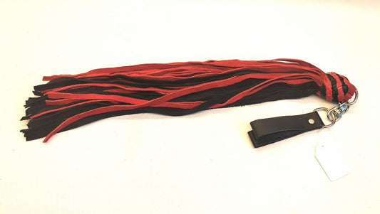 POI Flogger 50 Falls Rood/Zwart Suede - Point of Impact Zweep 64cm - BDSM - SM - speeltjes