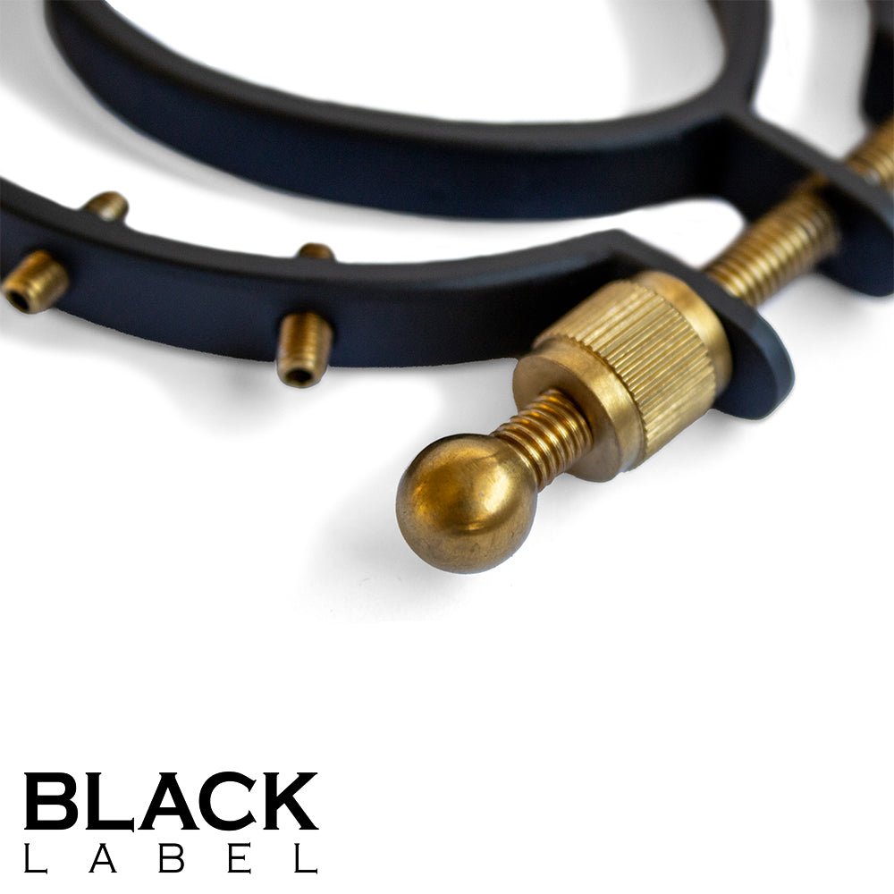 Pussy Clamp 2.0 met Spikes – RVS BDSM Klem Zwart/Goud - Vaginale Klemmen - SM-speeltjes