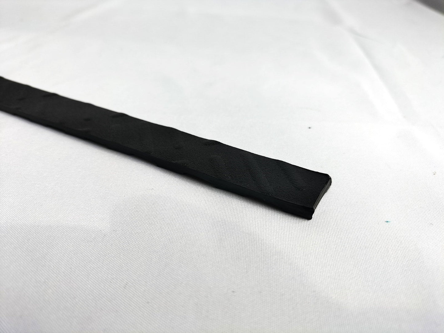 PVC slapper met reliëf (smal) - SM - speeltjes