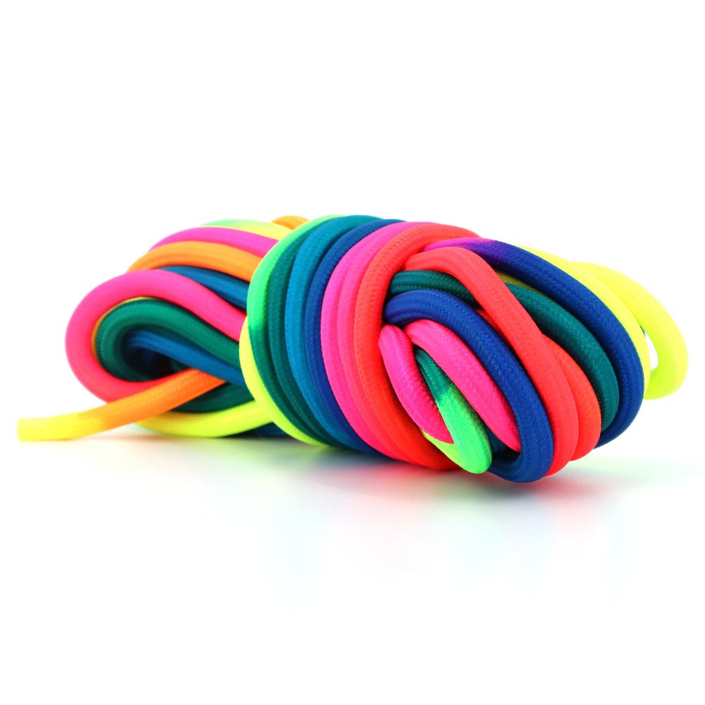 dit-zeven-mm-dikke-rainbow-touw-die-nog-eens-black-light-reageert-is-een-must-have-voor-elke-bondage-fan-het-is-10-meter-lang-en-gemaakt-van-bamboe-zijde-4