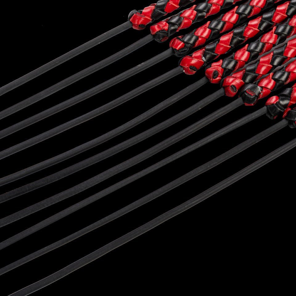 ben-jij-een-sadist-of-een-masochist-wil-je-graageen-gesel-waar-je-er-weinig-van-zal-zien-dan-is-deze-zweep-van-rise-uit-de-hogere-prijsklasse-misschien-iets-voor-jou-met-zijn-10-geweven-tails-met-uiterst-stevige-kern-laat-ze-zeker-een-indruk-na-je-houdt-ervan-of-helemaal-niet-5