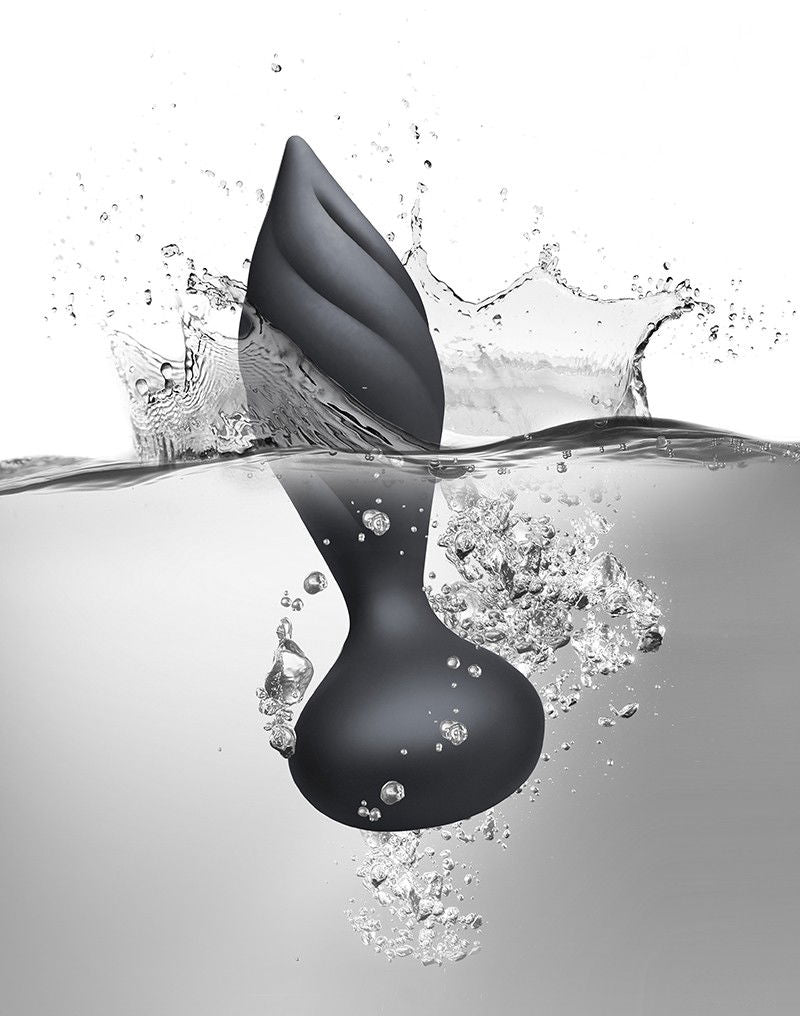 vibrerende-anaal-plug-met-afstandsbediening-kan-ook-onder-water-gebruikt-worden-oplaadbaar-via-usb