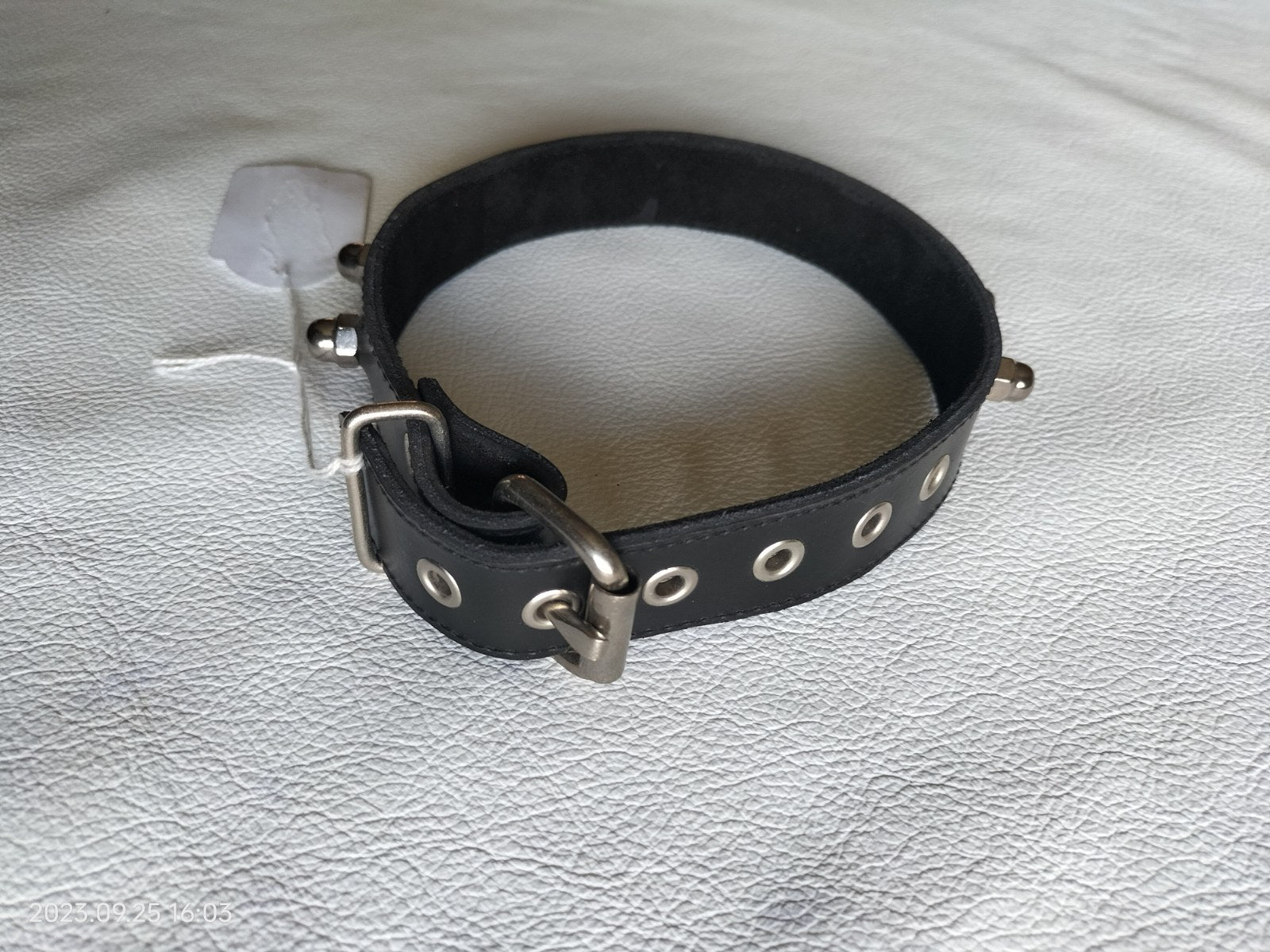 Rode of zwarte lederen collar met studs - SM - speeltjes
