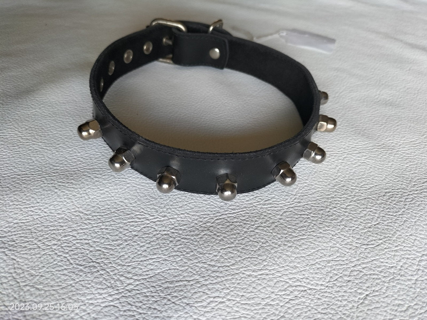 Rode of zwarte lederen collar met studs - SM - speeltjes