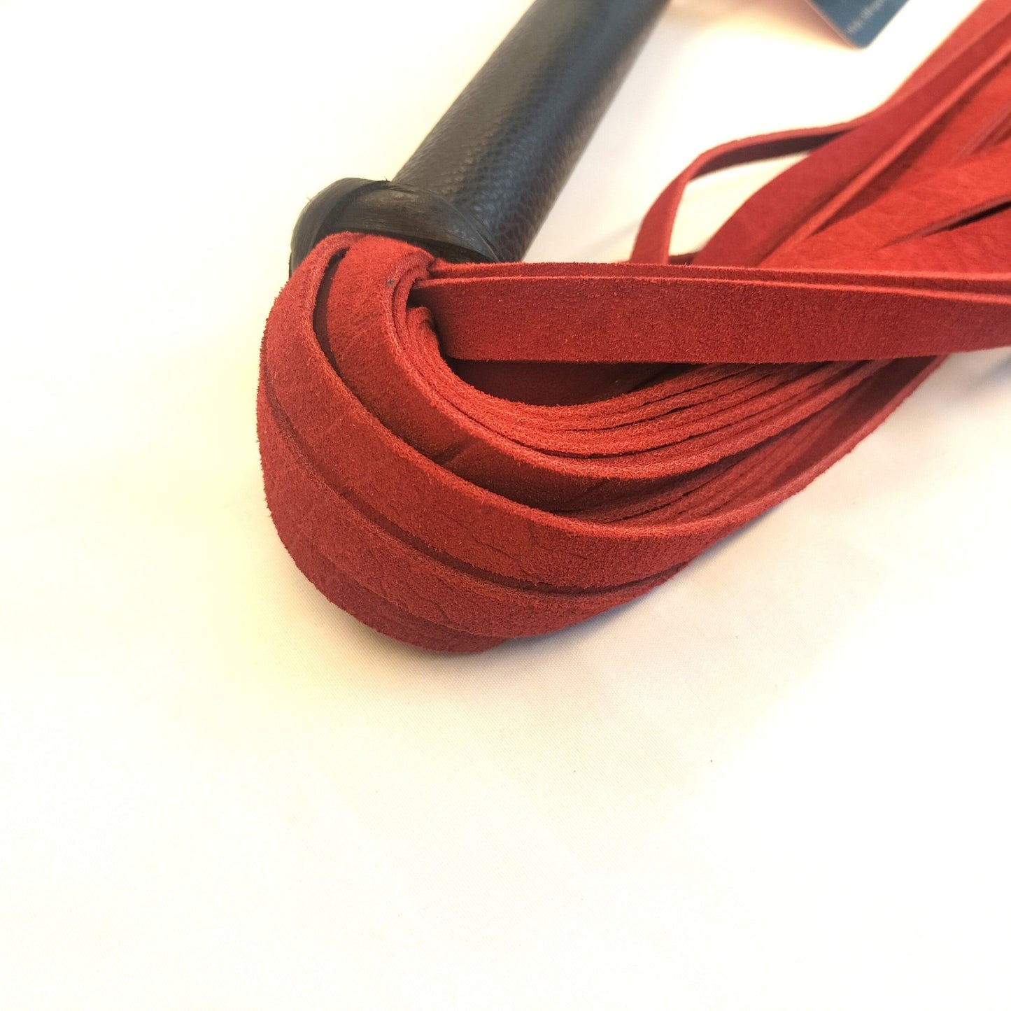 Rode Suede Flogger 580g Crocoprint - 36 Falls 50cm 2mm Dik Handgemaakt België - Impact Play - SM - speeltjes
