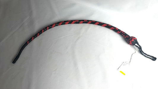 deze-kruising-tussen-een-zweep-en-een-cane-is-echt-wel-een-heel-venijnig-ding-door-zijn-zeer-beparkte-diameter-van-amper-18mm-is-hij-perfect-voor-iemand-met-kleinere-handen-maar-wel-een-sadistische-insteek-heeft-1