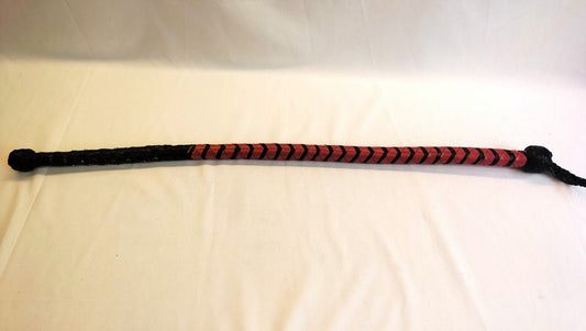 deze-zweep-of-flexibele-dikke-lederen-cane-is-de-ideale-bdsm-toy-voor-liefhebbers-van-bloodplay-in-combinatie-met-zwaardere-impact-play-1