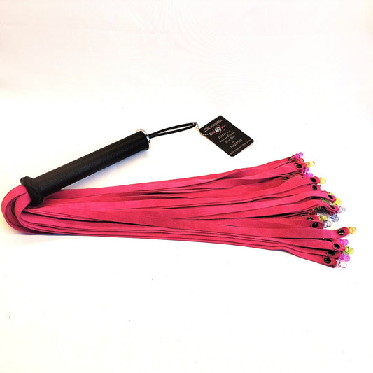 Roze Suède Flogger met Fopspeentjes 70cm - 36 Falls 50cm Handgemaakt België 159€ - Impact Play - Floggers - SM - speeltjes