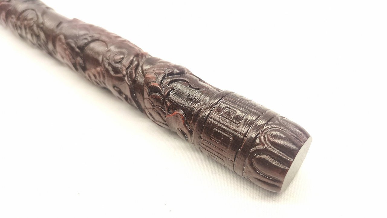 Rozenhouten Cane met Uitgesneden Figuren - Luxe Impact Play Stok 40cm - BDSM Cane - SM - speeltjes