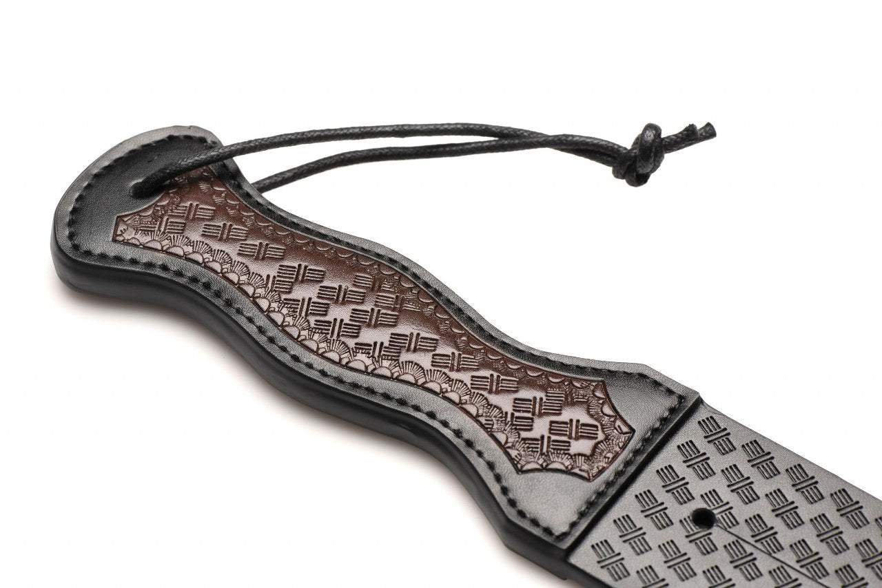 altijd-reeds-een-tawse-willen-hebben-maar-hield-het-je-tegen-omdat-deze-uit-echt-weer-gemaakt-zijn-en-omdat-jij-op-zoek-was-naar-een-vegan-versie-dan-shier-je-kans-deze-hier-is-gemaakt-uit-dik-kwaliteit-namaakleer-wij-wensen-je-alvast-veel-plezier-met-ontdekken-2