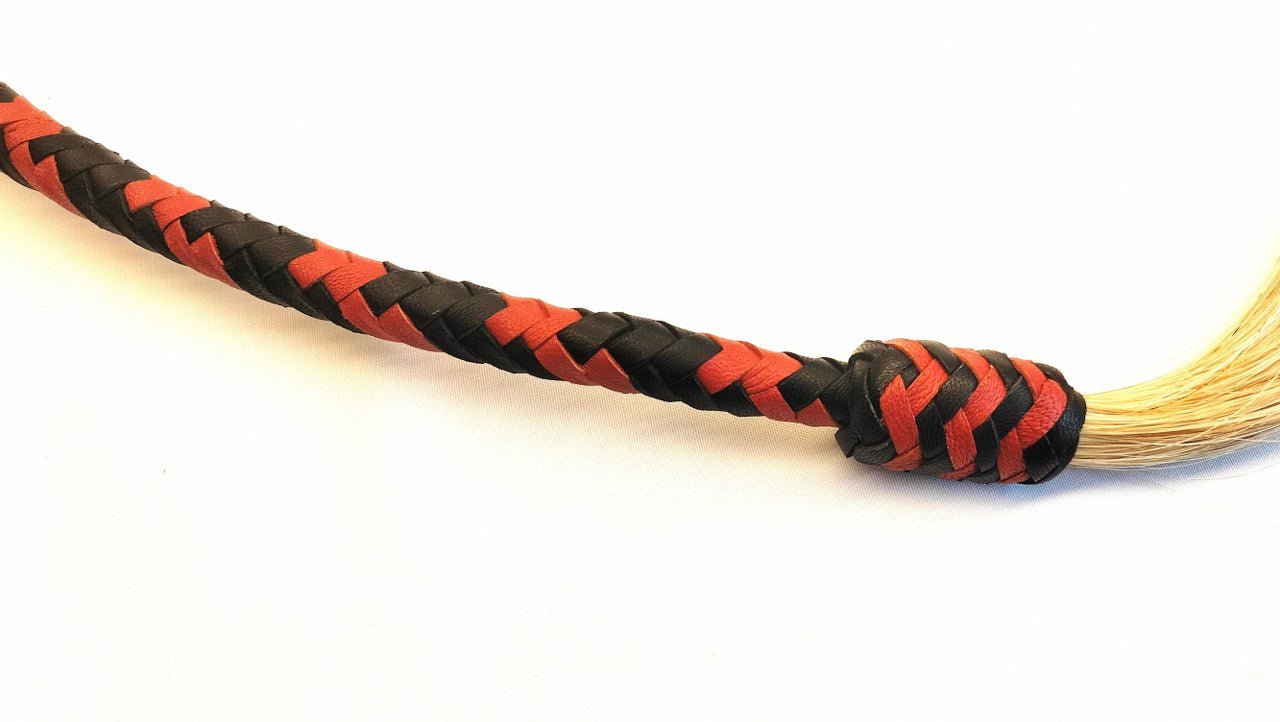 Snake Whip 105cm Koeienhaar - Impact Play Zweep BDSM Toy Zwart Rood - BDSM - SM - speeltjes