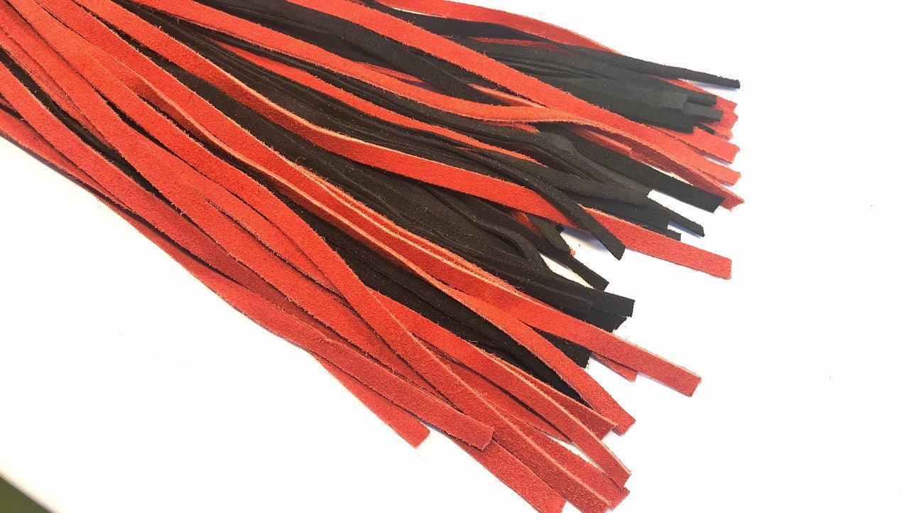 Suede Flogger 100 Falls Rood/Zwart - 72cm Zweep BDSM Sensual Play - BDSM - SM - speeltjes
