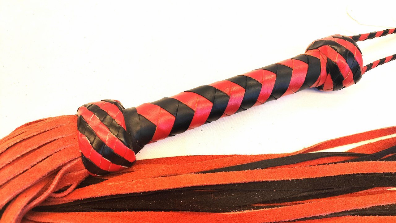 Suede Flogger 100 Falls Rood/Zwart - 72cm Zweep BDSM Sensual Play - BDSM - SM - speeltjes