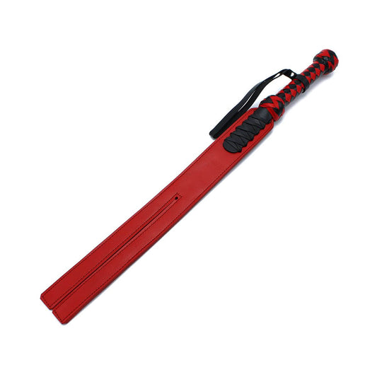 deze-tawse-in-dik-rood-tuigleer-met-rood-en-zwart-gevlochten-lederen-handvat-is-een-gevresde-bdsm-toy-binnen-de-sm-wereld-hij-wxordt-vaak-gebruikt-om-te-straffen-en-stamt-origineel-af-uit-scotland