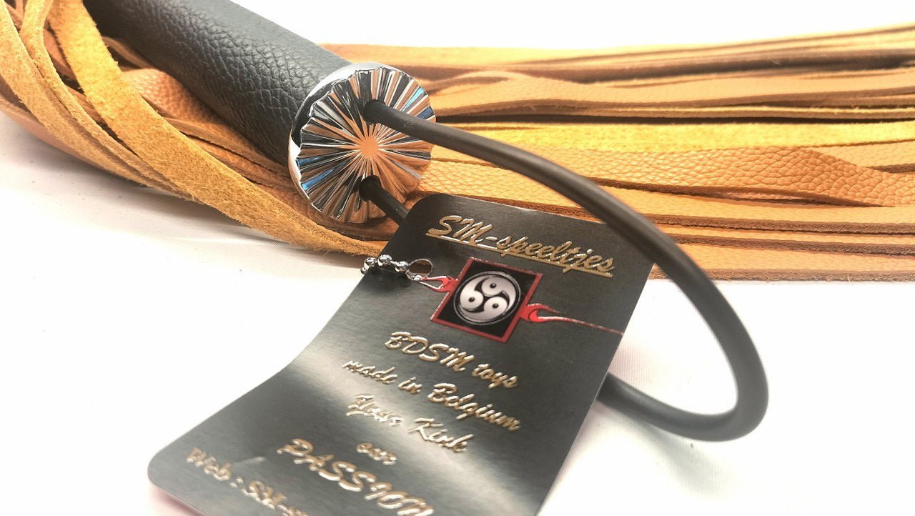 Terracotta Leder Flogger met Chainballs - Exclusieve Handgemaakte Flogger - BDSM - SM - speeltjes