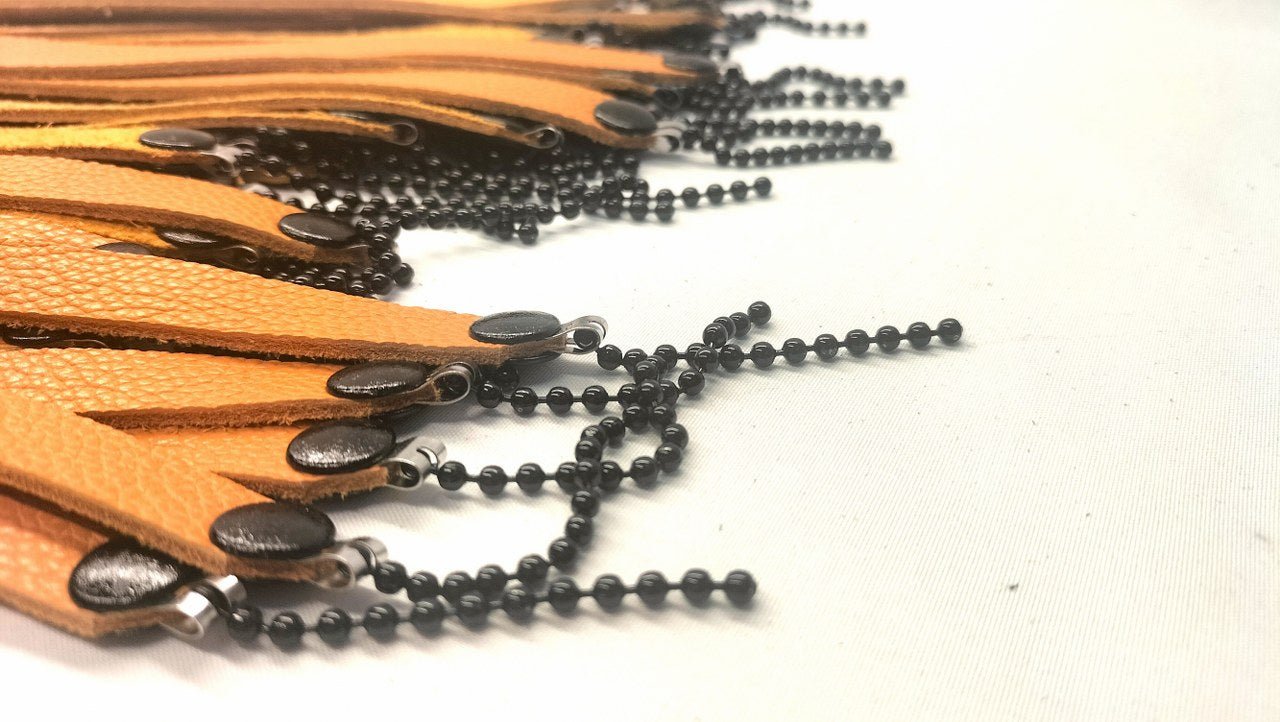 Terracotta Leder Flogger met Chainballs - Exclusieve Handgemaakte Flogger - BDSM - SM - speeltjes