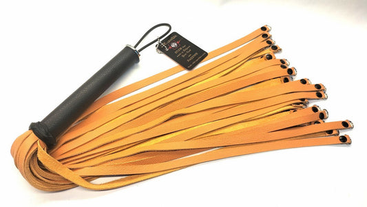 Terracotta lederen flogger met D - ringen - Voor een pittige avond. - BDSM - SM - speeltjes