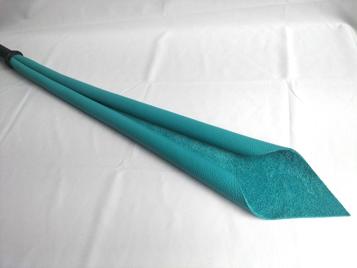"the tie" turquoise 70 cm - SM - speeltjes