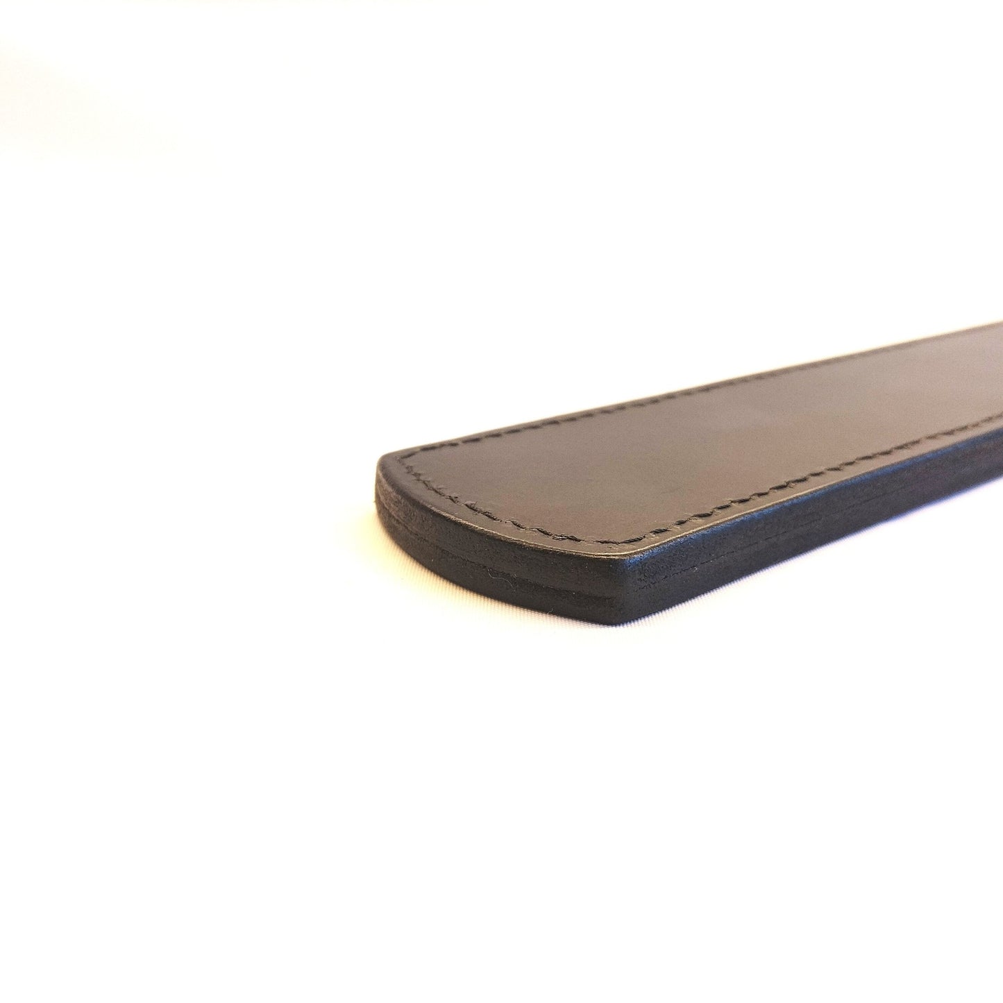 Tuigleder Paddle 150g Zwart 37cm 9mm Dik - Zware Impact BDSM Paddle - Impact Toys - SM - speeltjes