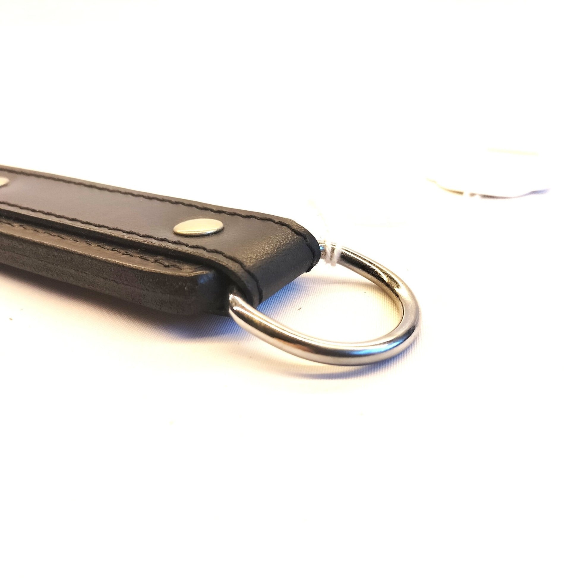 Tuigleder Paddle 150g Zwart 37cm 9mm Dik - Zware Impact BDSM Paddle - Impact Toys - SM - speeltjes