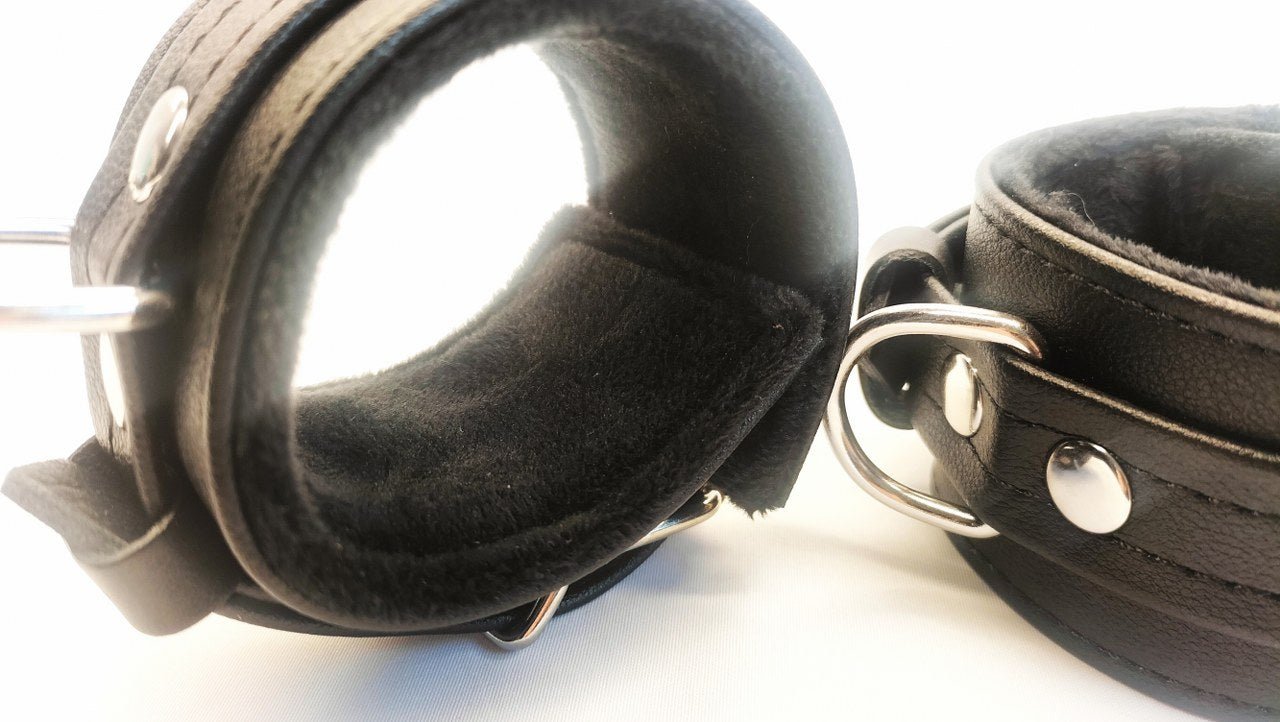 Vegan BDSM Collar Zwart Kunstleer - Handboeien Set Beginners - Collars - SM - speeltjes