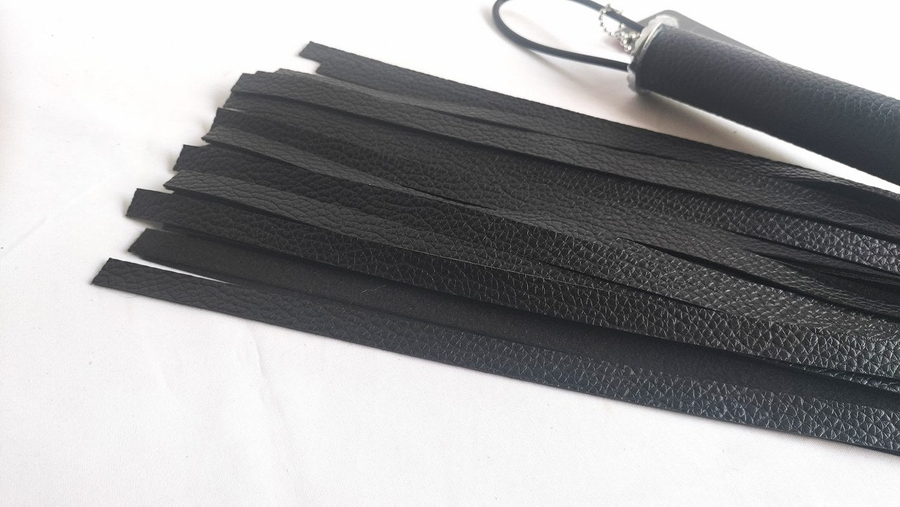 altijd-al-een-vegan-flogger-gewenst-maar-vond-je-de-kwaliteit-maar-om-zo-te-laten-dan-kunnen-we-je-verzekeren-dat-je-hier-bij-de-betere-kwaliteit-zit-en-rustig-kunt-gaan-genieten-van-een-leuk-spel-zonder-twijfel-aan-de-kwaliteit-11