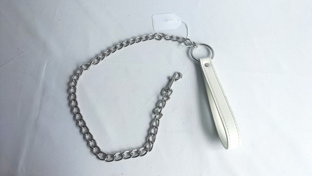 met-deze-leiband-in-vegan-kwaliteit-kan-je-lekker-volgzaam-je-dominant-achterna-lopen-zonder-al-te-veel-keuzes-te-moeten-maken-behalve-stoppen-waar-hij-of-zij-stopt-laat-het-spel-van-oplettend-volgen-beginnen-5