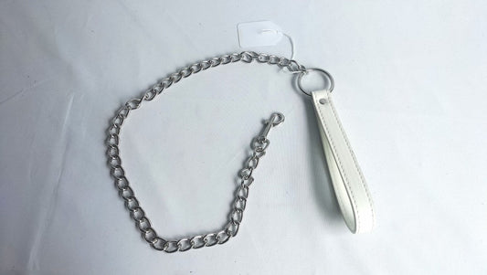 met-deze-leiband-in-vegan-kwaliteit-kan-je-lekker-volgzaam-je-dominant-achterna-lopen-zonder-al-te-veel-keuzes-te-moeten-maken-behalve-stoppen-waar-hij-of-zij-stopt-laat-het-spel-van-oplettend-volgen-beginnen-5