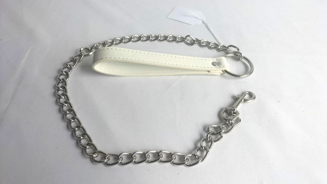 met-deze-leiband-in-vegan-kwaliteit-kan-je-lekker-volgzaam-je-dominant-achterna-lopen-zonder-al-te-veel-keuzes-te-moeten-maken-behalve-stoppen-waar-hij-of-zij-stopt-laat-het-spel-van-oplettend-volgen-beginnen-6