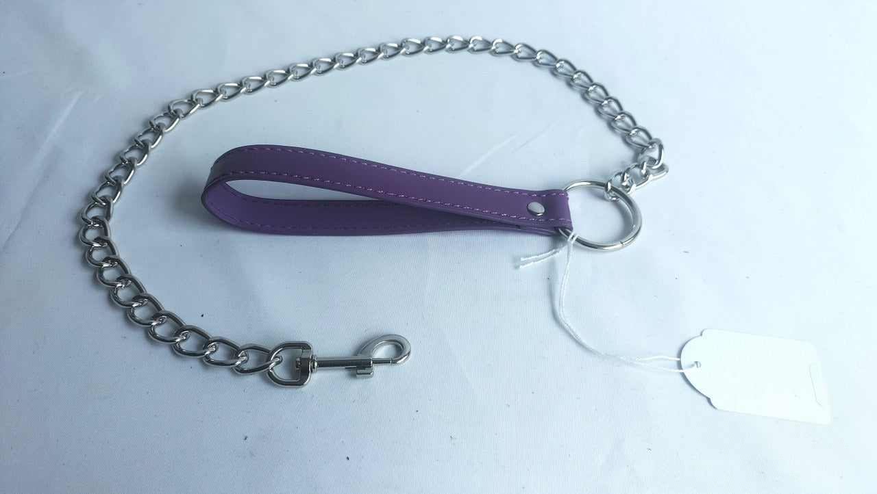 met-deze-leiband-in-vegan-kwaliteit-kan-je-lekker-volgzaam-je-dominant-achterna-lopen-zonder-al-te-veel-keuzes-te-moeten-maken-behalve-stoppen-waar-hij-of-zij-stopt-laat-het-spel-van-oplettend-volgen-beginnen-8