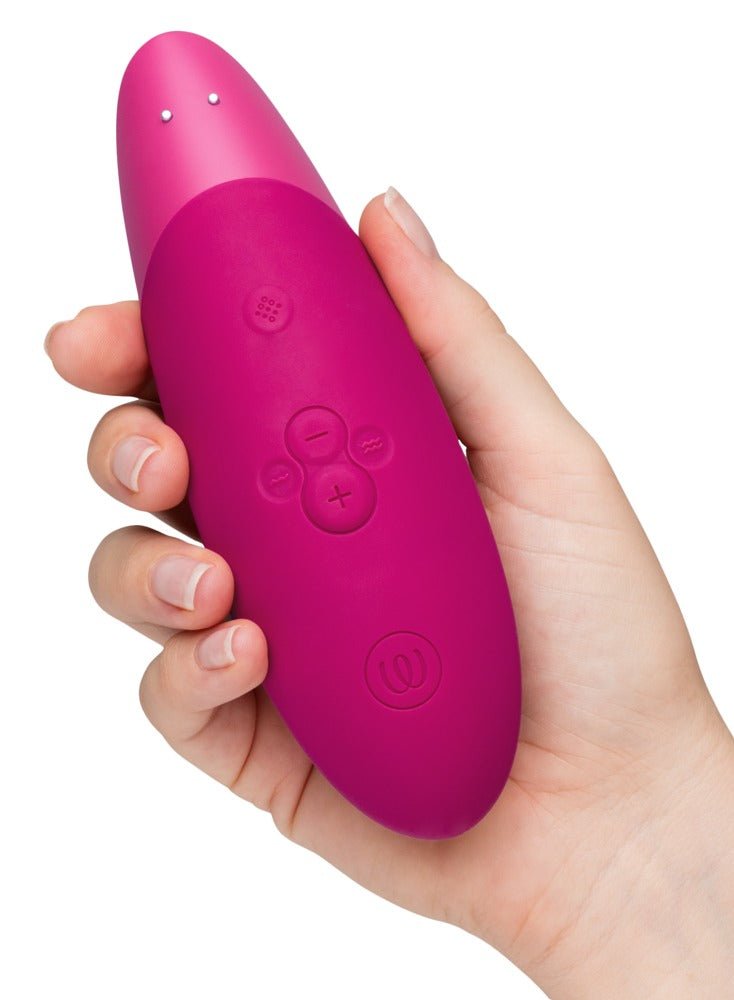 met-de-allernieuwste-versie-van-de-wand-massager-van-womanizer-genaamd-de-enhance-ben-je-met-zijn-1000-stimulatiecombinaties-gegarandeerd-van-een-orgasme-25