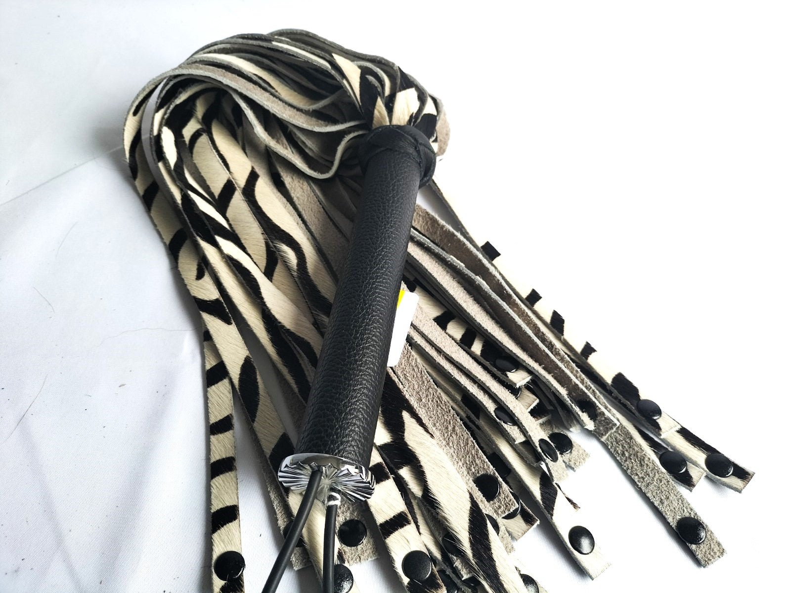 Zebraprint hair on flogger - SM - speeltjes