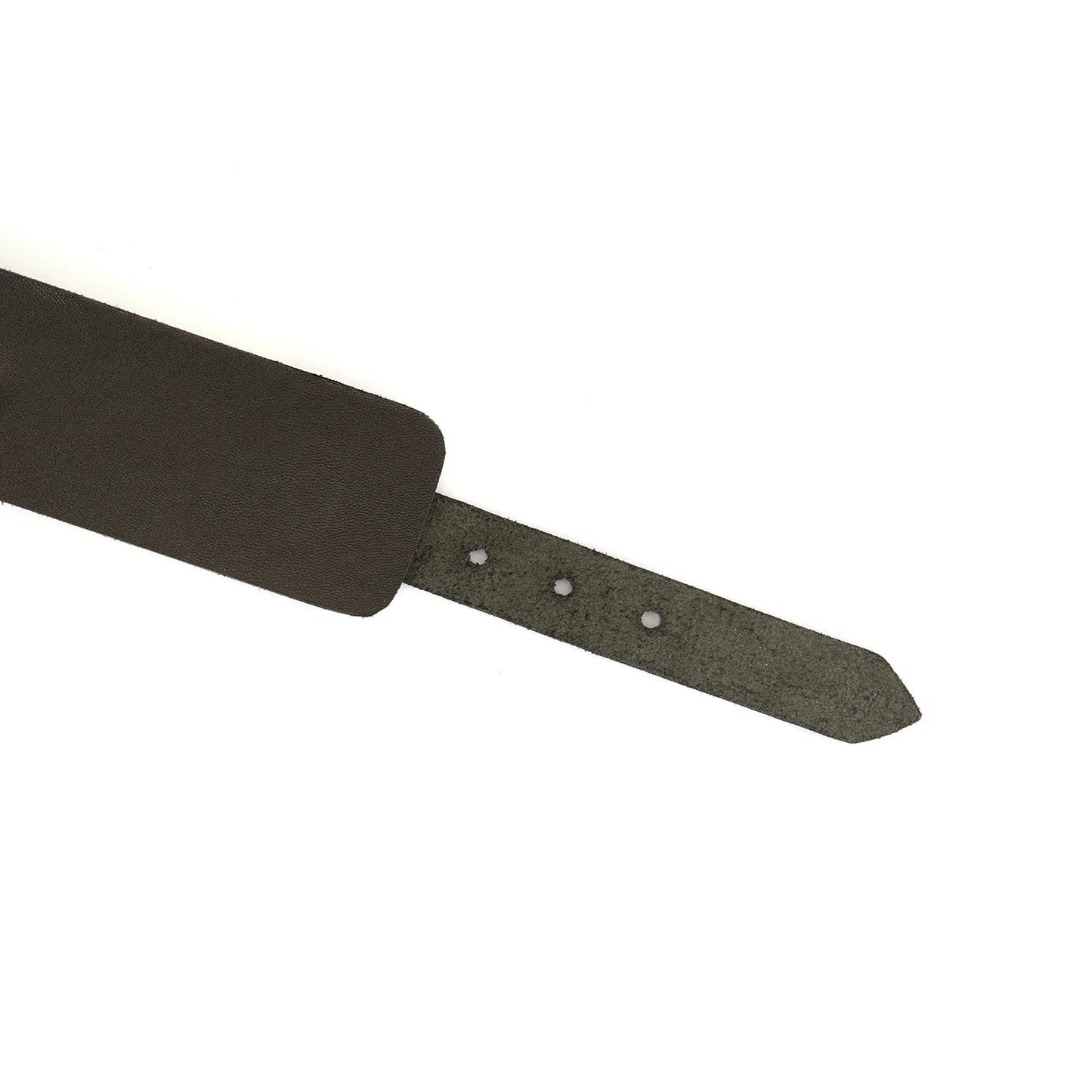 deze-dikke-rundlederen-collar-laat-je-terug-mijmeren-naar-de-oude-tijden-van-de-samurai-met-zijn-dikke-koperkleurige-klinknagels-accenten-en-bijpassende- leiband-zou-hij-zo-uit-die-tijd-kunnen-komen-alleen-het-draagcomfort-is-veel-beter-3