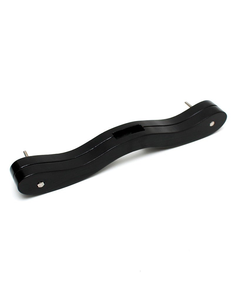 dankzij-deze-humbler-uit-degelijk-hout-zal-je-netjes-kruipen-zoals-het-hoort-voor-je-meesteres